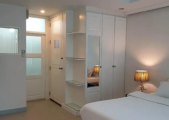 Hotel Aora Boutique Sutthisan 5*