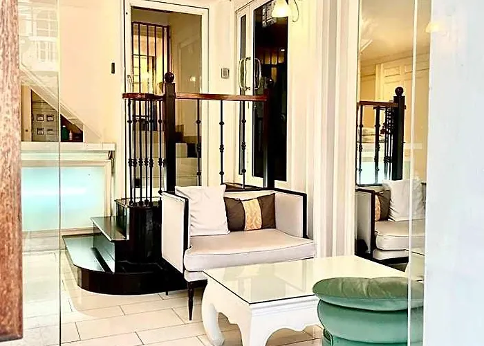 Aora Boutique Sutthisan Hotel