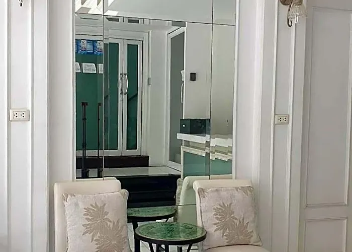 Aora Boutique Sutthisan Hotel